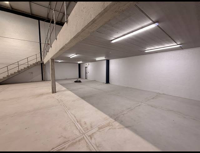 641M² WAREHOUSE FOR SALE IN FIRGROVE
